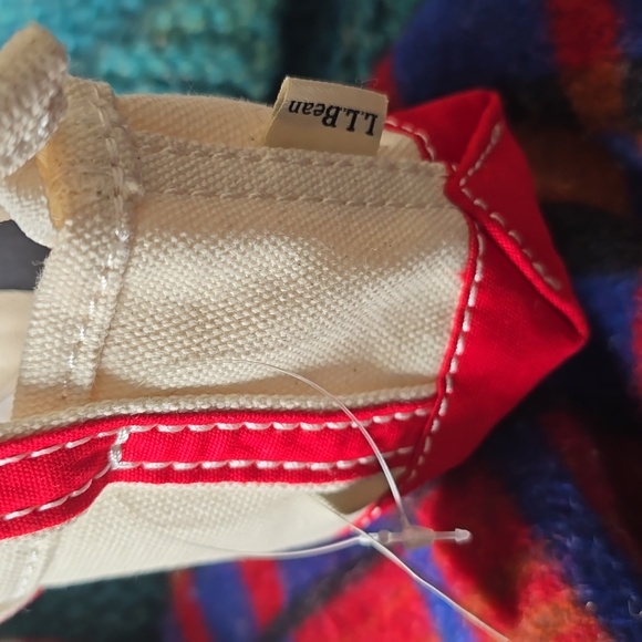 LL Bean Micro Note Tote Mini Bag Zipper + Carabiner Clip Xmas Red - Picture 5 of 6